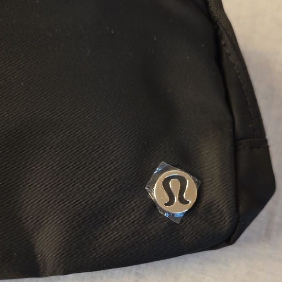 lululemon Everywhere Belt Bag - Picture 3 of 5